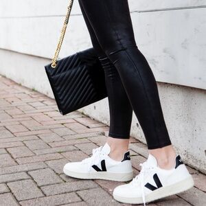 VEJA
Esplar Logo Leather Low-Top Sneakers
$150 size 8
Color: EXTRA WHITE BLACK